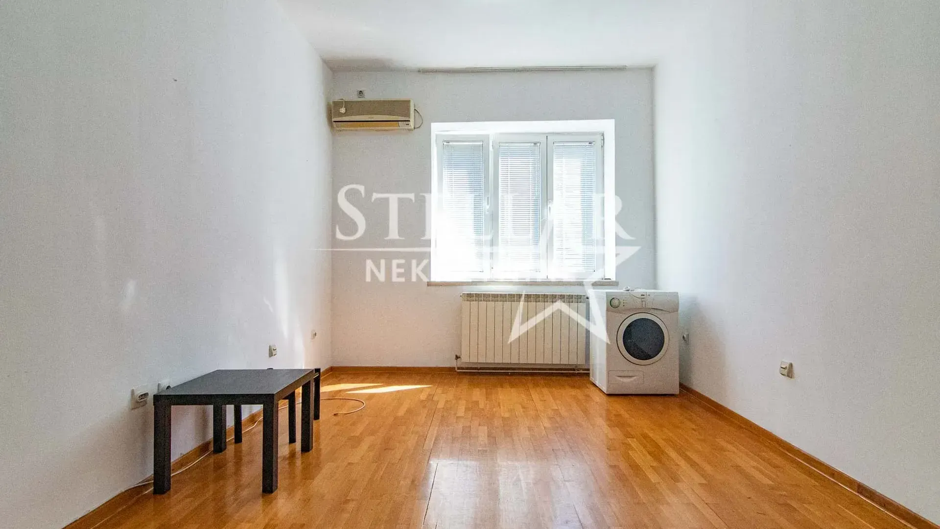 Izdavanje, dvosoban stan, 65m², Centar, Podgorica