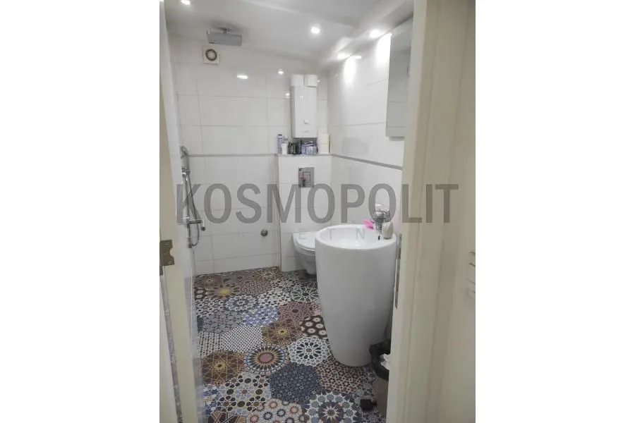 Prodaja, trosoban stan, 72m², Profesorska Kolonija, Palilula Sve Podlokacije