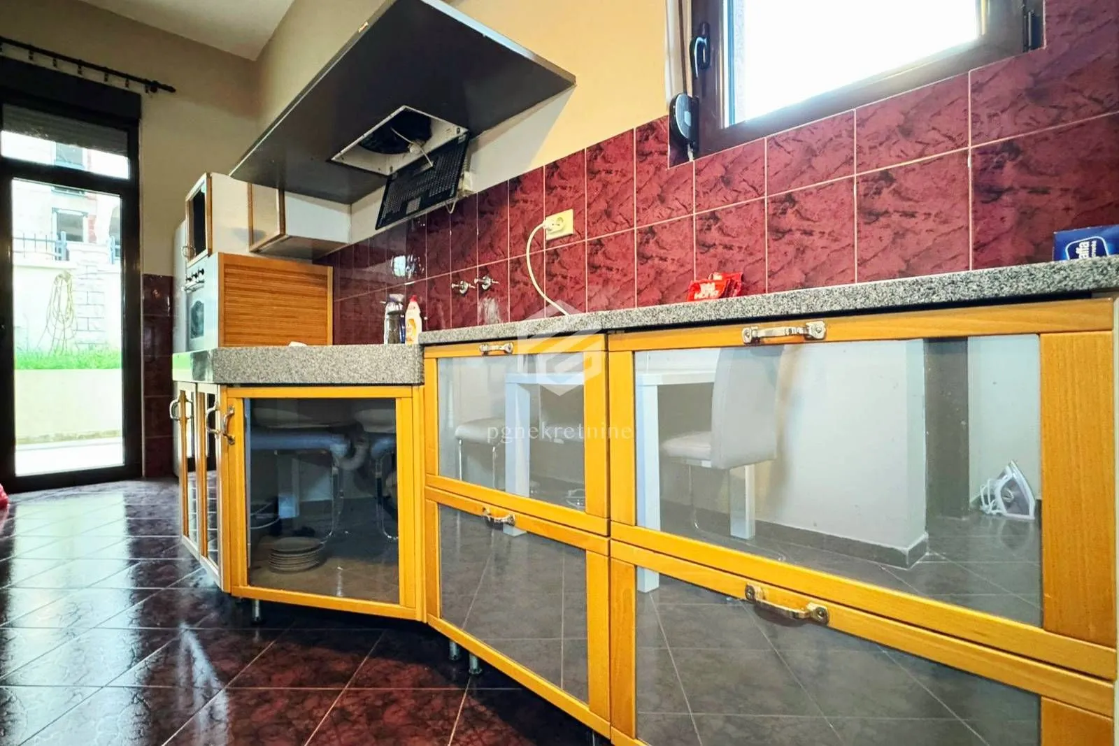 Rent, house, 280m², Gorica C, Podgorica
