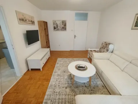 Izdavanje, dvosoban stan, 70m², Ljubović, Podgorica - image 3
