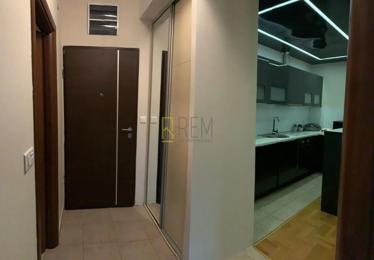 Prodaja, jednosoban stan, 44m², Stari Aerodrom, Podgorica