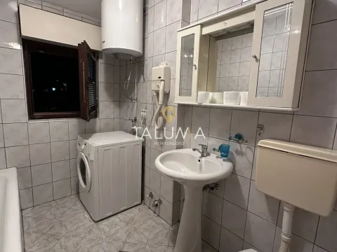 Izdavanje, trosoban stan, 130m², Tološi, Podgorica - image 8