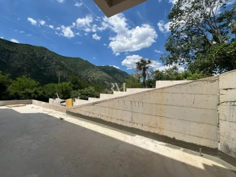 Prodaja, jednosoban stan, 44m², Dobrota, Kotor - image 3