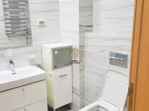 Izdavanje, trosoban stan, 95m², Momišići, Podgorica - image 12