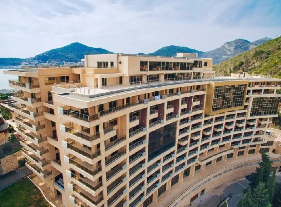 Prodaja, trosoban stan, 125m², Bečići, Budva