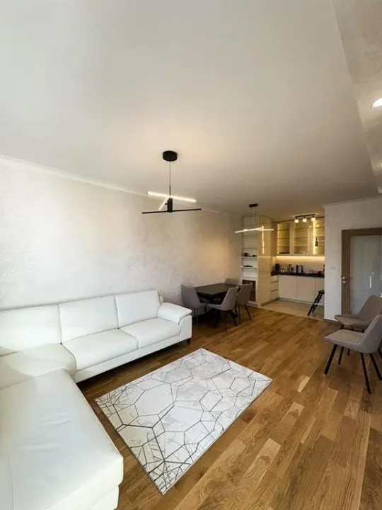 Izdavanje, dvosoban stan, 69m², City Kvart, Podgorica