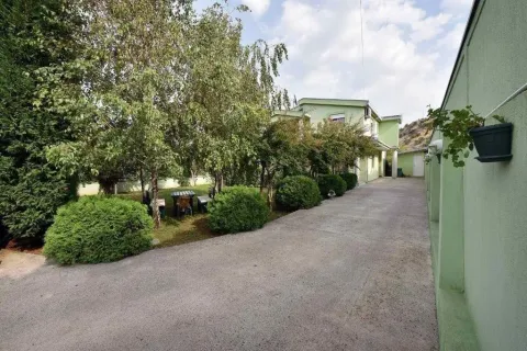 Rent, house, 175m², Velje Brdo, Podgorica - image 3