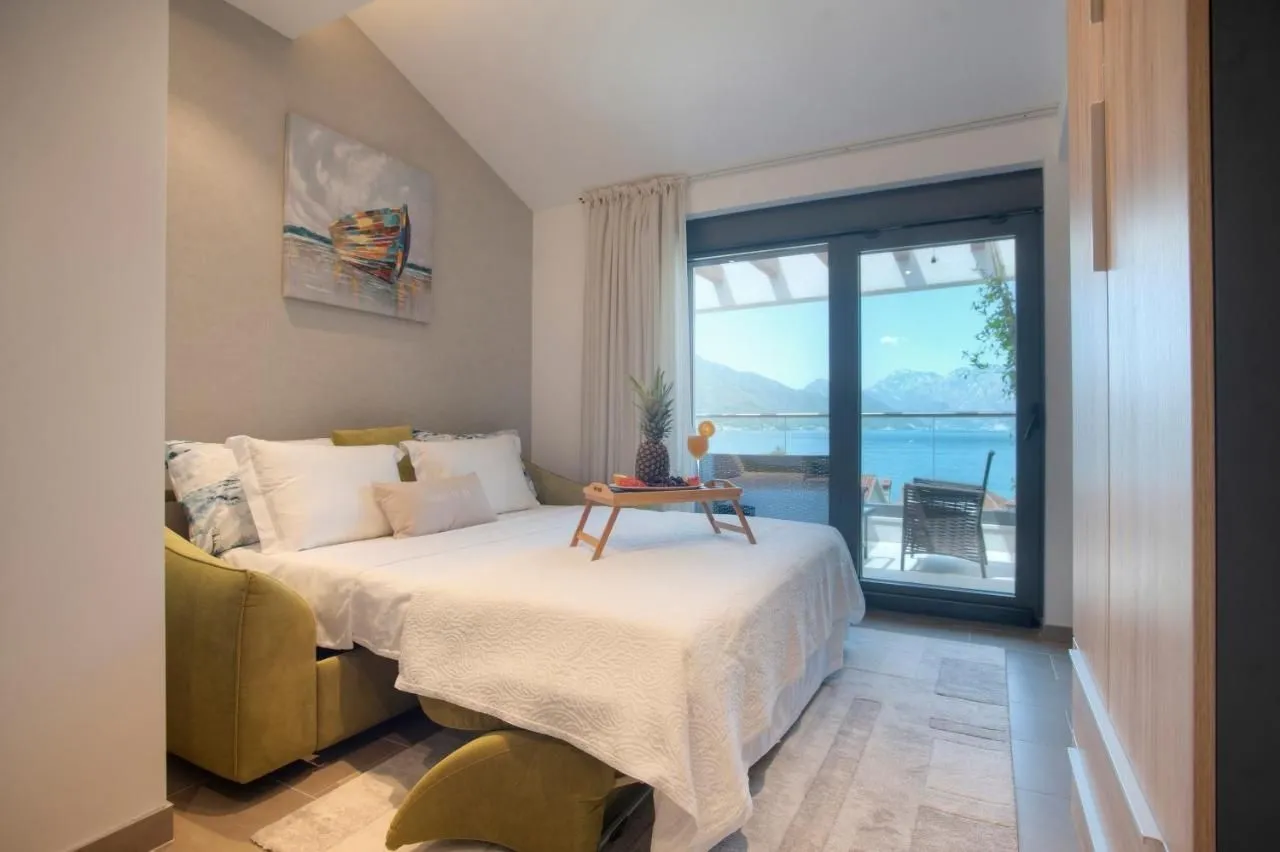 Prodaja, kuća, 210m², Dobrota, Kotor