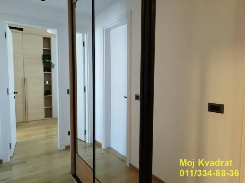 Izdavanje, trosoban stan, 92m², Stari Grad, Beograd - image 16