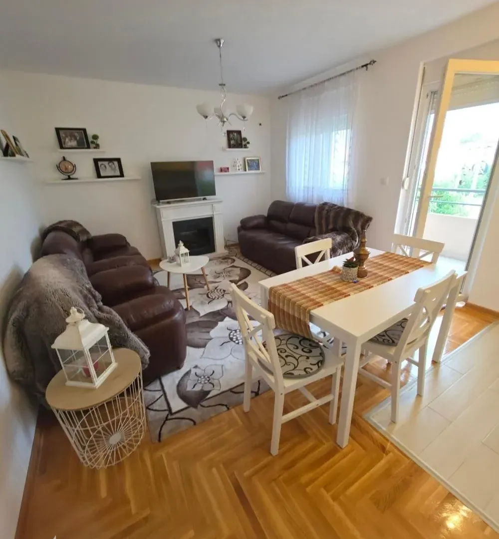 Prodaja, trosoban stan, 56m², Zemun Sve Podlokacije, Beograd
