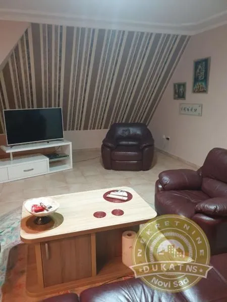 Prodaja, kuća, 420m², Kać, Novi Sad Sve Podlokacije