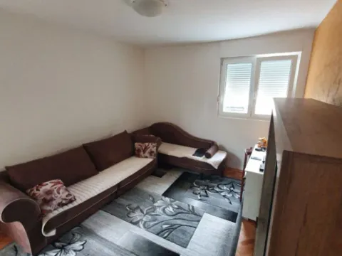 Izdavanje, dvosoban stan, 65m², Momišići, Podgorica - image 2