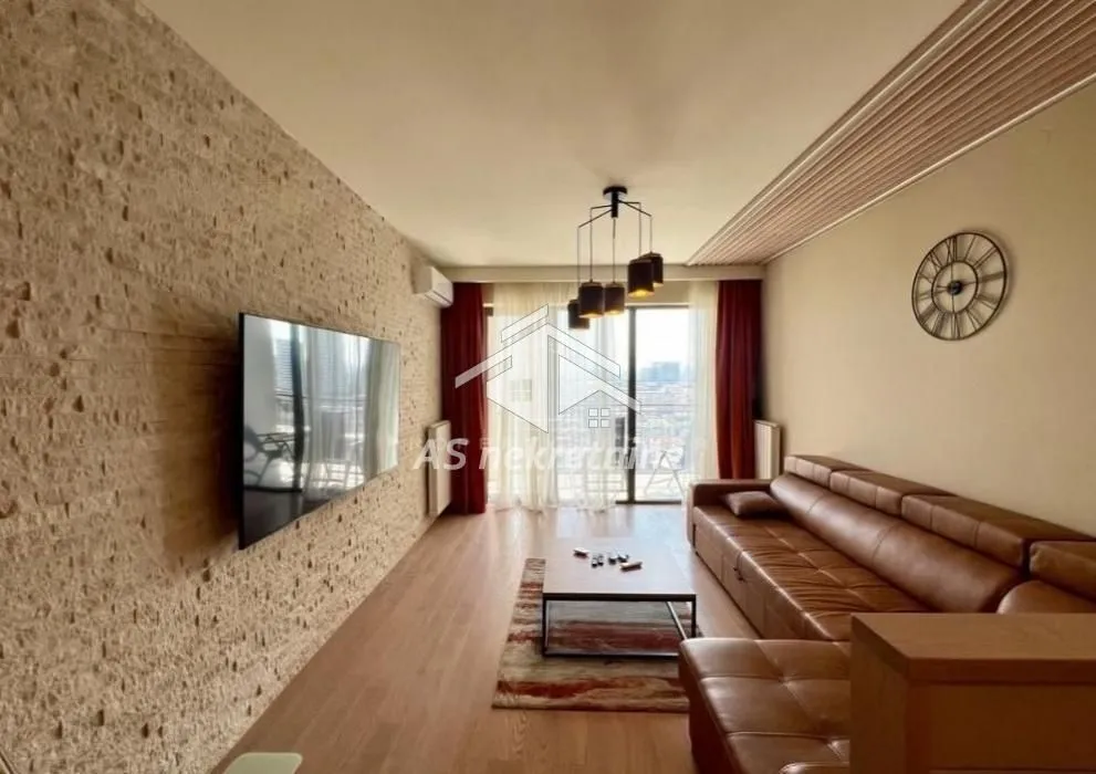 Izdavanje, trosoban stan, 83m², Savski Venac, Beograd