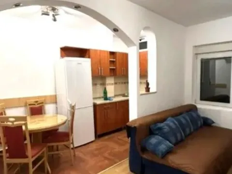 Izdavanje, jednosoban stan, 45m², Preko Morače, Podgorica