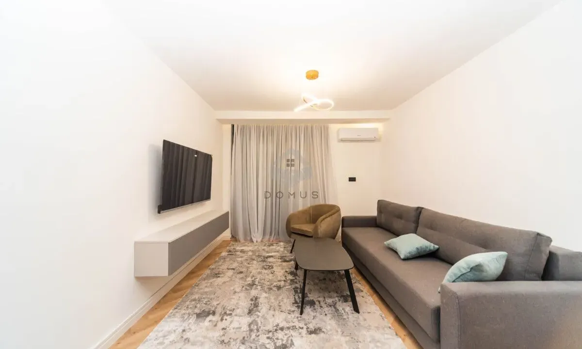 Izdavanje, dvosoban stan, 70m², Stari Aerodrom, Podgorica