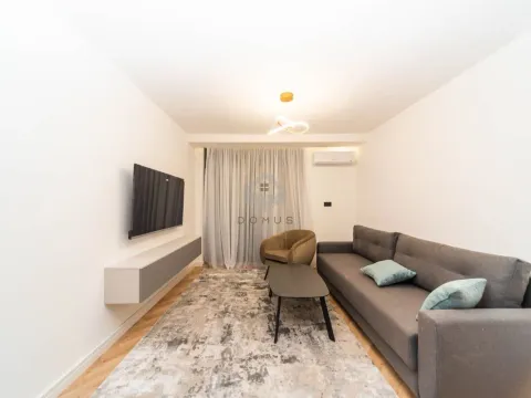 Izdavanje, dvosoban stan, 70m², Stari Aerodrom, Podgorica - image 1