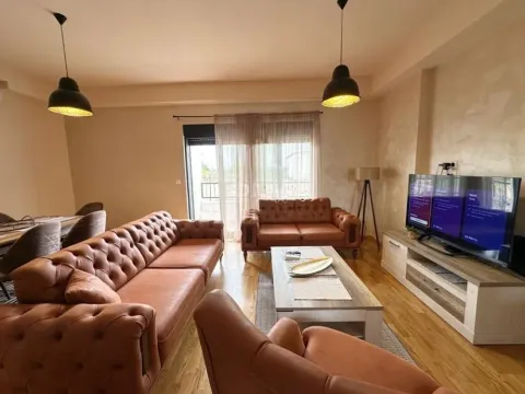 Izdavanje, dvosoban stan, 76m², Dalmatinska ulica, Podgorica - image 13