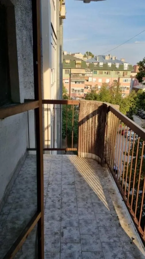 Izdavanje, jednosoban stan, 41m², Sajmište, Novi Sad