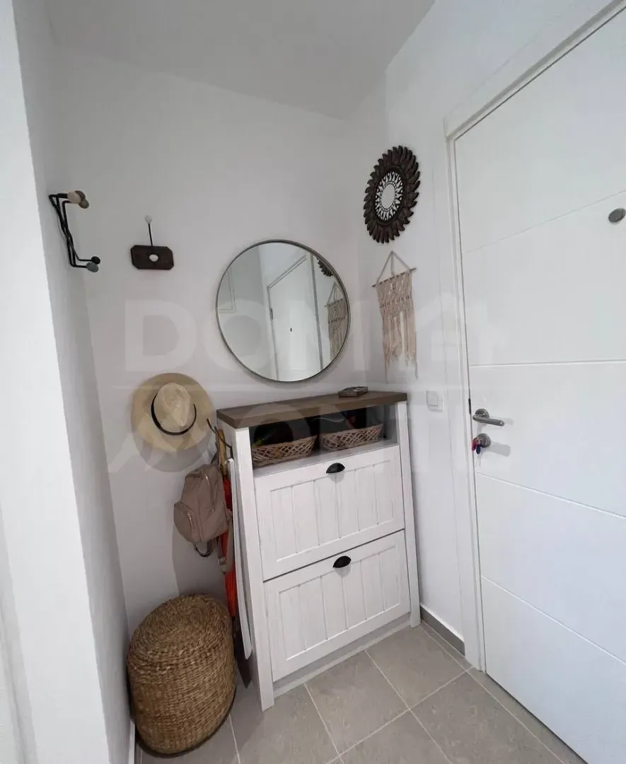 Izdavanje, dvosoban stan, 80m², Tivat, Crna Gora