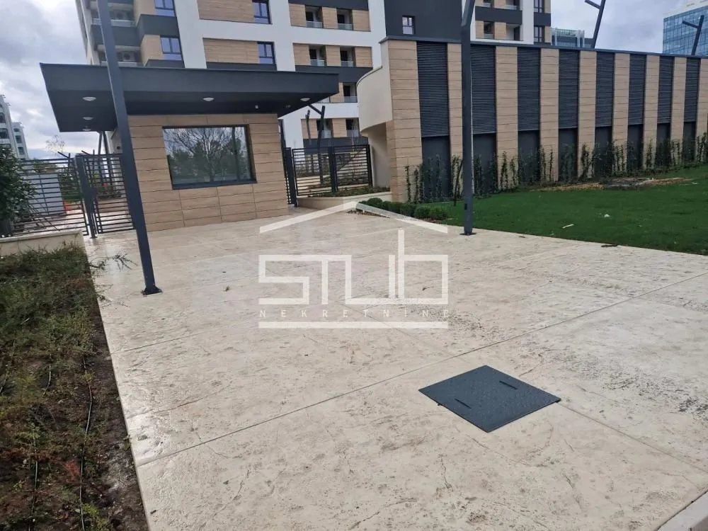 Izdavanje, trosoban stan, 105m², Novi Beograd Blok 65, Novi Beograd Sve Podlokacije