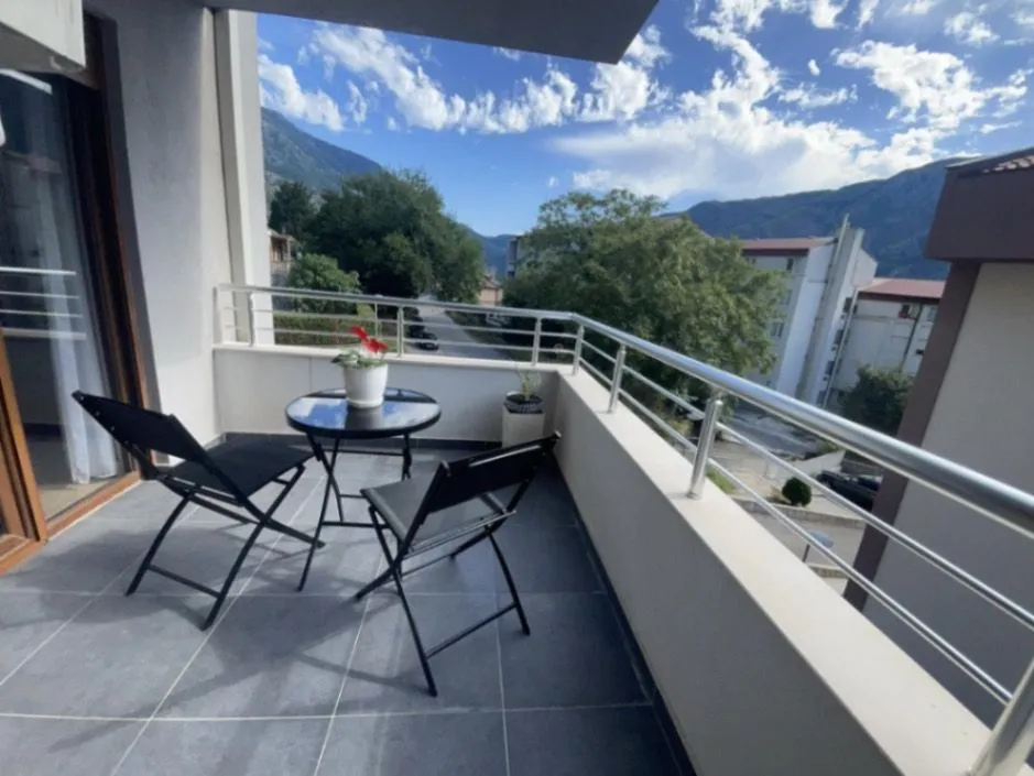 Sale, three bedroom apartment, 98m², Dobrota, Kotor