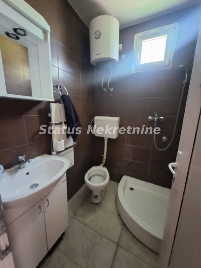 Izdavanje, dvosoban stan, 60m², Salajka, Novi Sad Sve Podlokacije