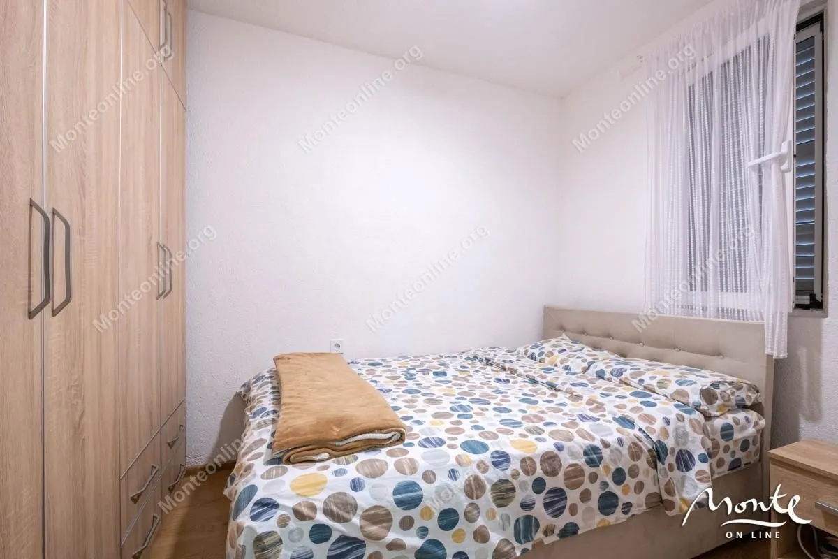 Prodaja, dvosoban stan, 48m², Dobrota, Kotor