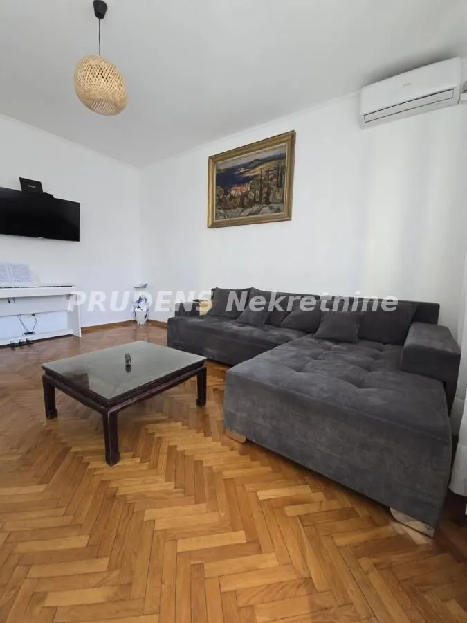 Sale, two bedroom apartment, 66m², Obilićev Venac, Beograd