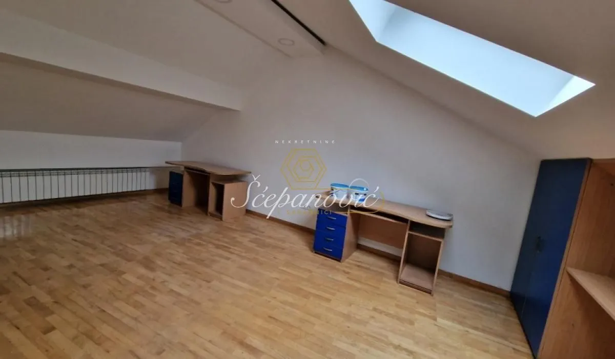 Rent, office space, 92m², Centar, Novi Sad