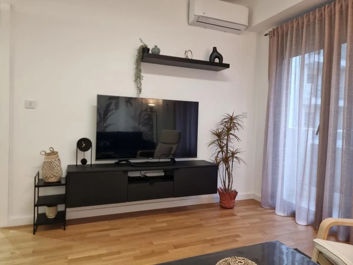 Rent, one bedroom apartment, 46m², Centar, Tivat