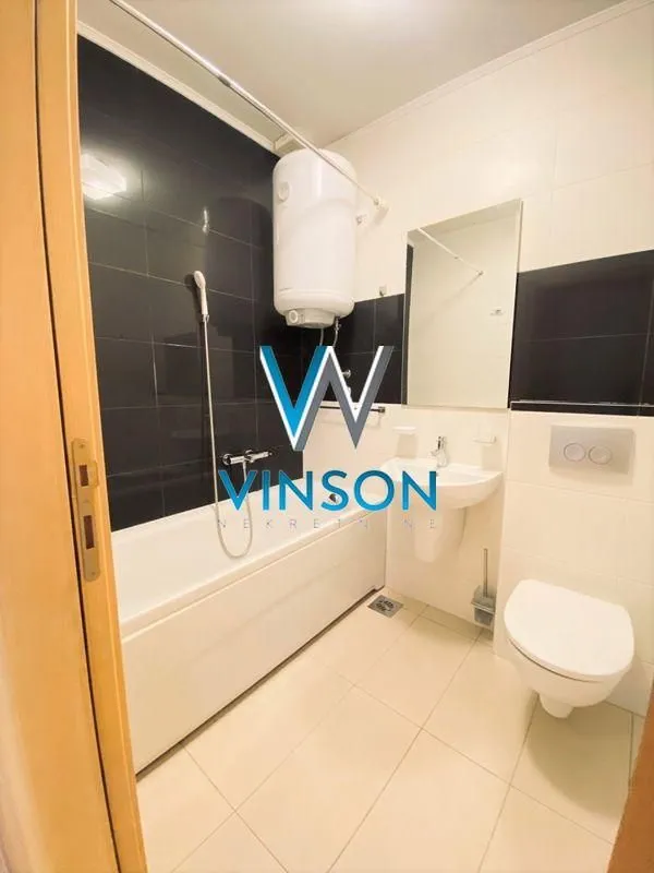 Izdavanje, trosoban stan, 98m², Centar, Novi Sad