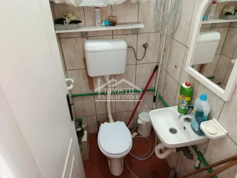 Izdavanje, poslovni prostor, 26m², Borča 1, Borča Sve Podlokacije - image 10