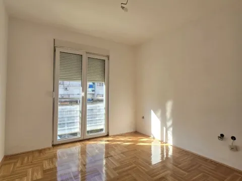Prodaja, dvosoban stan, 73m², Blok 9, Podgorica - image 8
