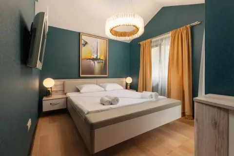 Izdavanje, kuća, 500m², Bonići, Tivat - image 11
