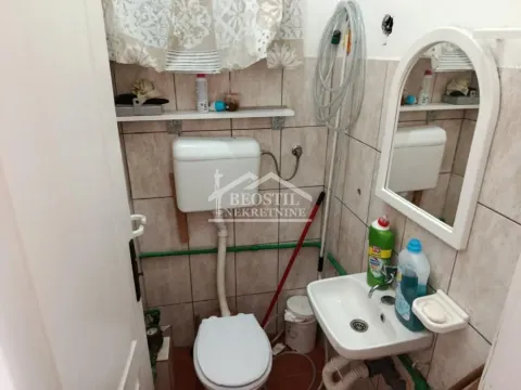 Izdavanje, poslovni prostor, 26m², Borča 1, Borča Sve Podlokacije - image 11