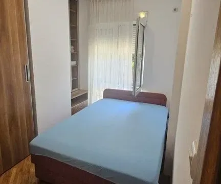 Izdavanje, jednosoban stan, 40m², Centar, Podgorica - image 9