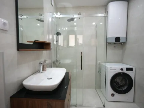 Izdavanje, poslovni prostor, 95m², Gorica C, Podgorica - image 14