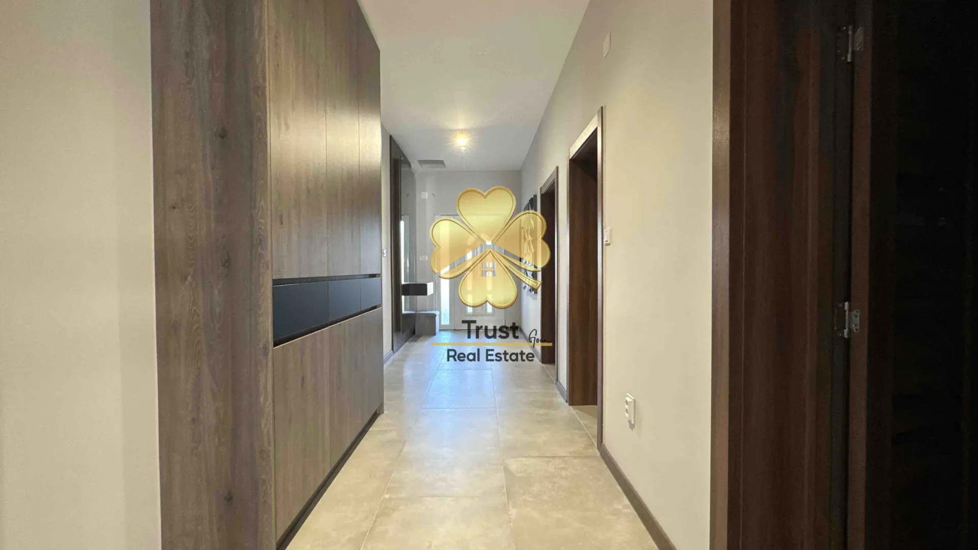Izdavanje, kuća, 180m², Vranići, Podgorica