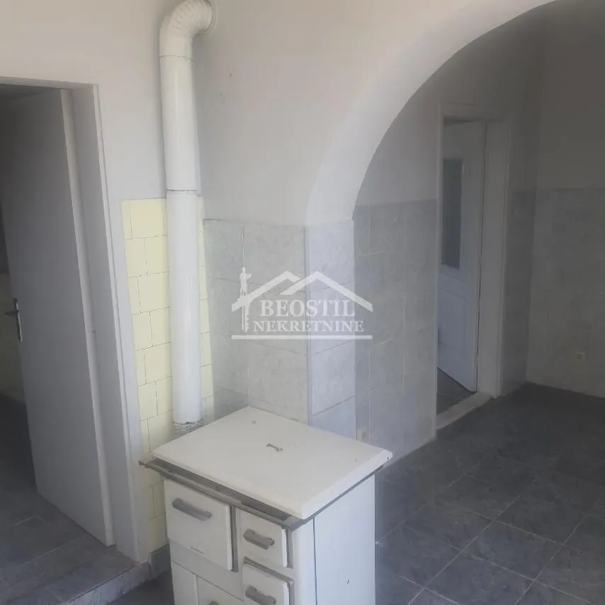 Prodaja, kuća, 204m², Vladimirci, Srbija