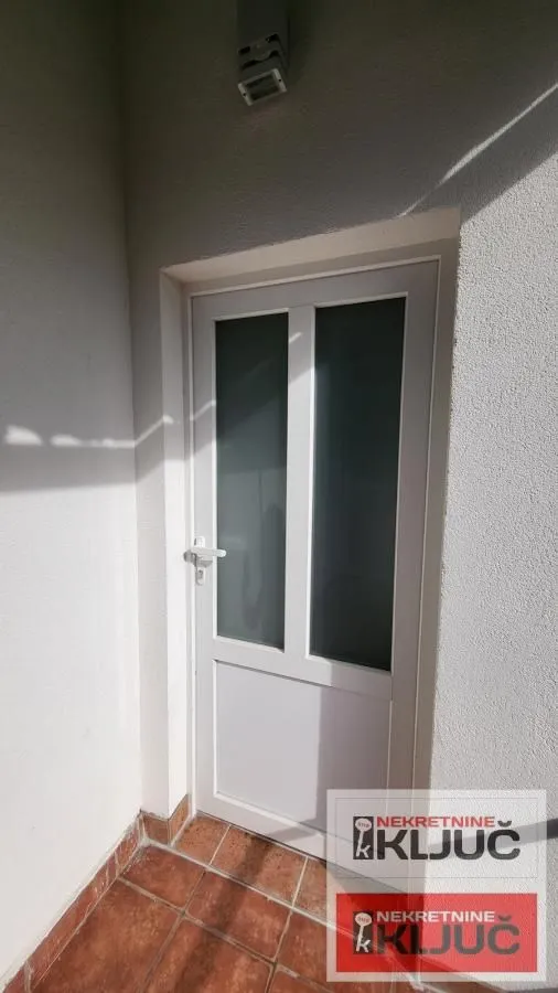 Prodaja, trosoban stan, 79m², Petrovaradin, Novi Sad