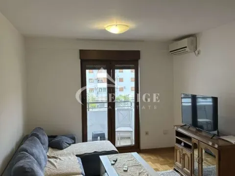 Izdavanje, jednosoban stan, 40m², Stari Aerodrom, Podgorica - image 5