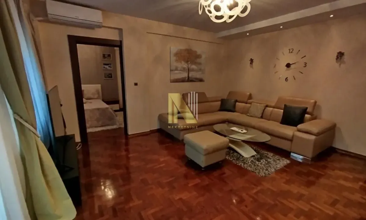 Izdavanje, trosoban stan, 73m², Grbavica, Novi Sad Sve Podlokacije