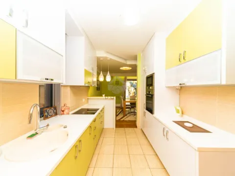 Izdavanje, trosoban stan, 140m², Centar, Podgorica - image 6