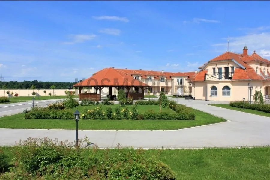 Sale, office space, 2000m², Progar, Surčin