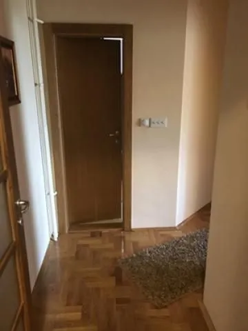 Izdavanje, trosoban stan, 76m², Južni Bulevar, Vračar Sve Podlokacije
