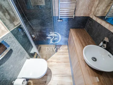 Sale, four bedroom apartment, 330m², Južni Bulevar, Vračar Sve Podlokacije - image 6