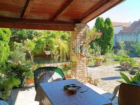 Prodaja, kuća, 206m², Futog, Novi Sad Sve Podlokacije - image 13