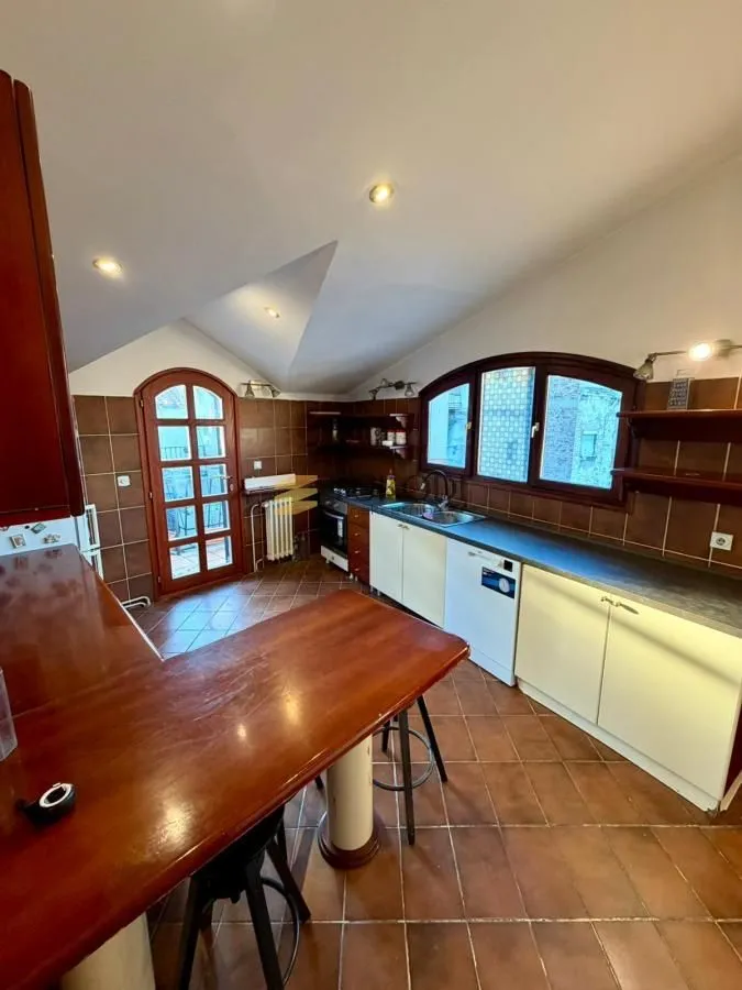 Rent, apartment, 210m², Stari Grad, Beograd