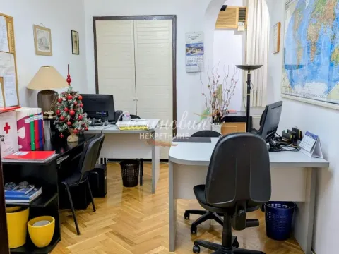 Sale, one bedroom apartment, 41m², Kalenić Pijaca, Vračar Sve Podlokacije - image 10