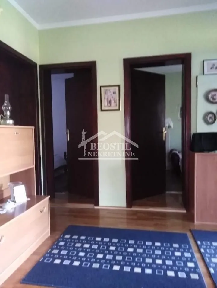 Prodaja, kuća, 197m², Ledine, Beograd